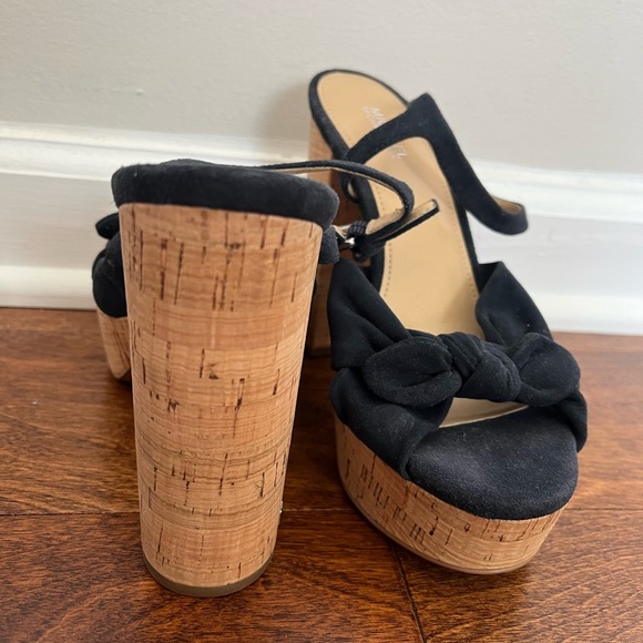 Michael Kors Women's high heel platform shoes - Picture 5 of 9